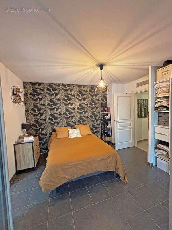 Appartement à PEYNIER