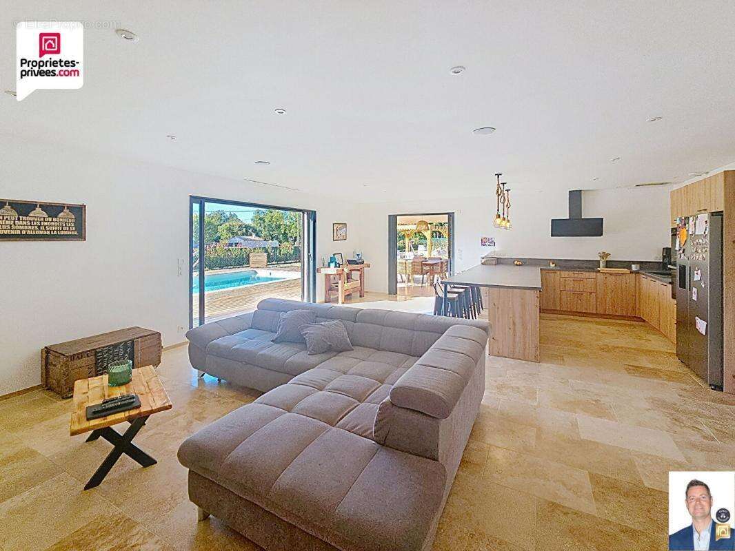 Maison à SAINT-CEZAIRE-SUR-SIAGNE