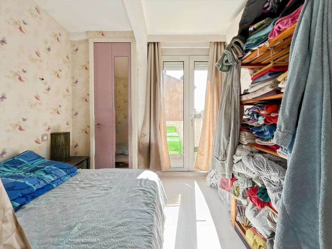 Maison de ville avec grande cour et stockage– Proche médiathèque de Béziers - photo 9