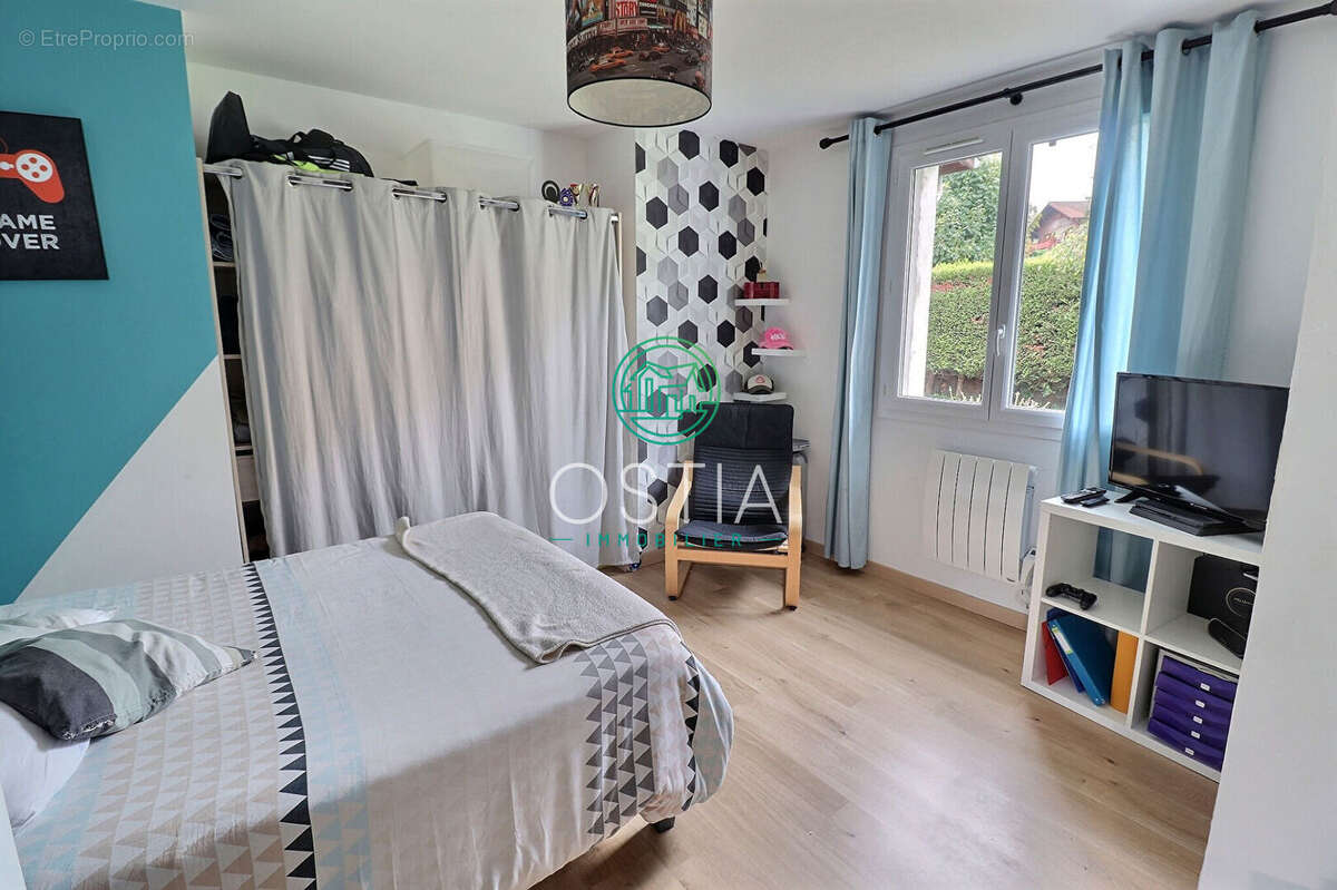 Maison à LA TERRASSE-SUR-DORLAY