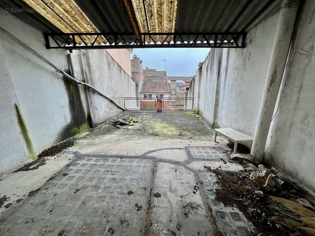 Belle opportunité d'investissement à Villeneuve sur Lot. Immeuble de rapport avec avec local commercial disponible en RDC (magas - photo 12