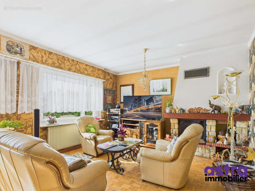 Maison à VILLAGE-NEUF