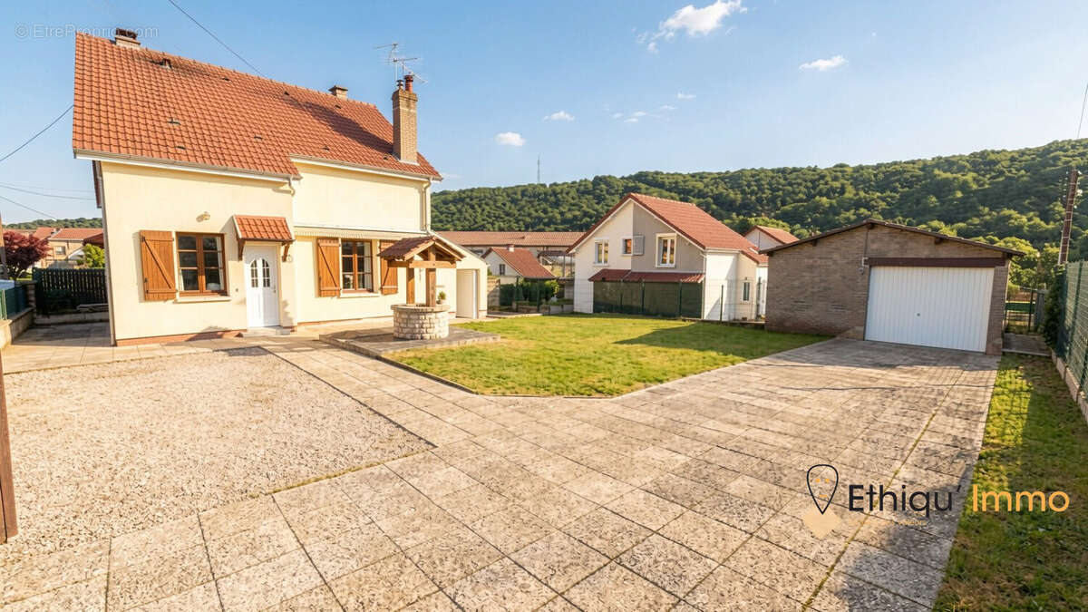 Maison à FRONCLES