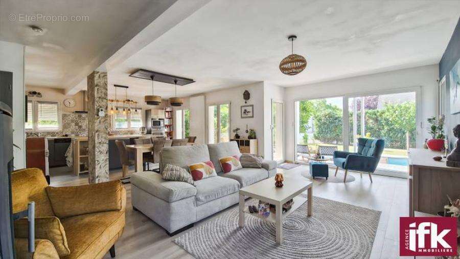 Sundhoffen : Maison de 150m² avec 4 chambres et piscine - photo 3