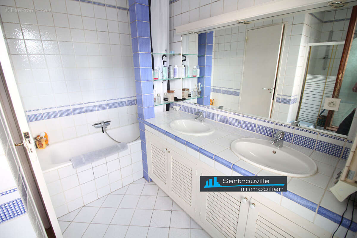 Maison à SARTROUVILLE