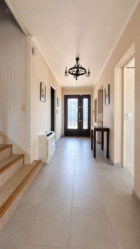 A VENDRE SAINTE-MAURE Maison familiale 181 m2, 7 chambres, avec accès privatif à la rivière Melda jardin 2367m - photo 9