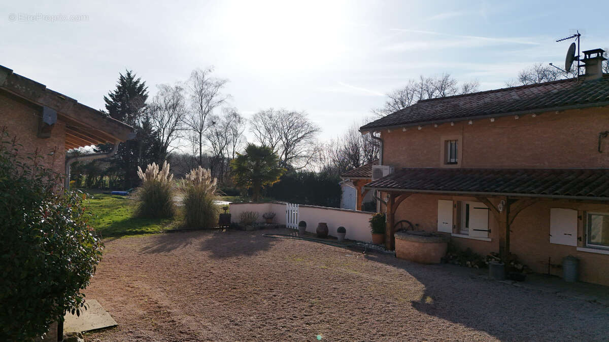 Maison à SAINT-JEAN-DE-THURIGNEUX