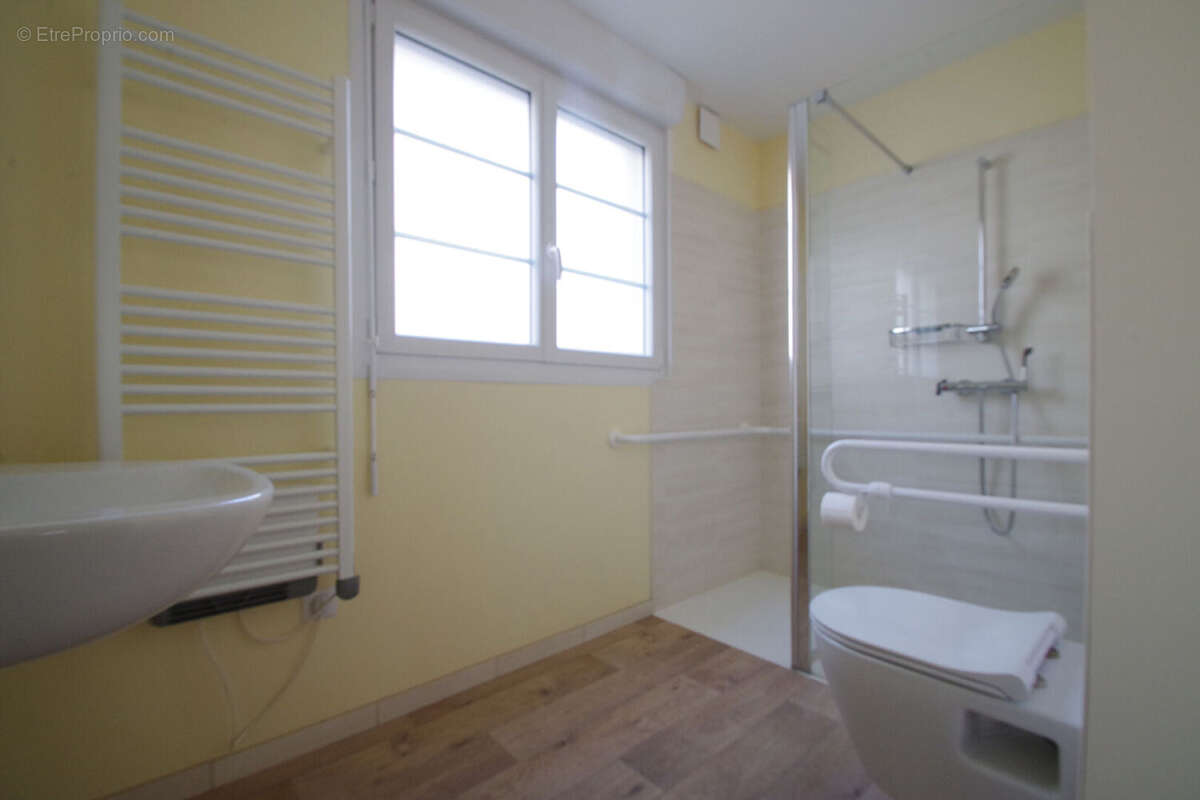 Maison familiale avec fort potentiel + Maison T2 de plain-pied indépendant - photo 10