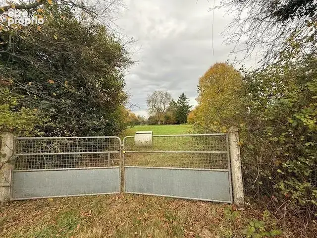 Terrain à LE PLANQUAY