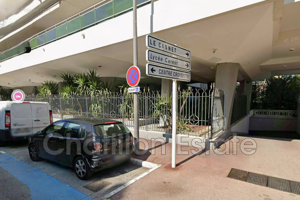 Parking à CANNES