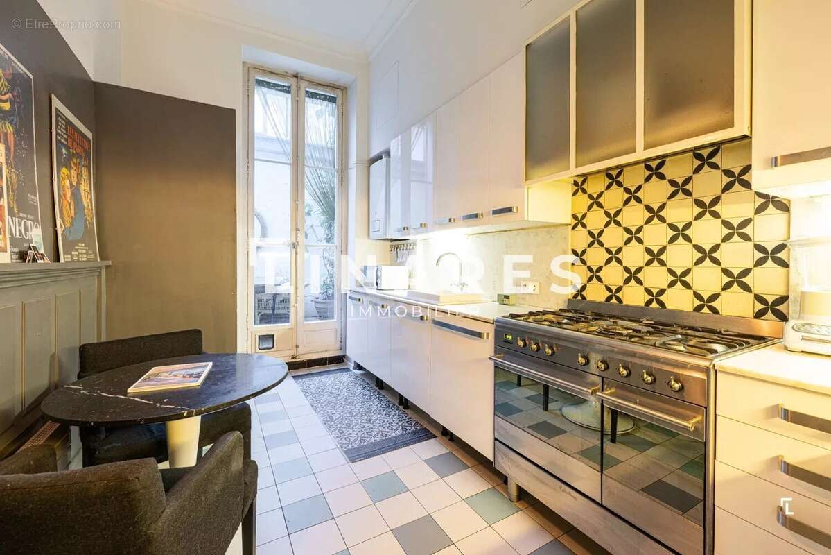 Appartement à MARSEILLE-1E