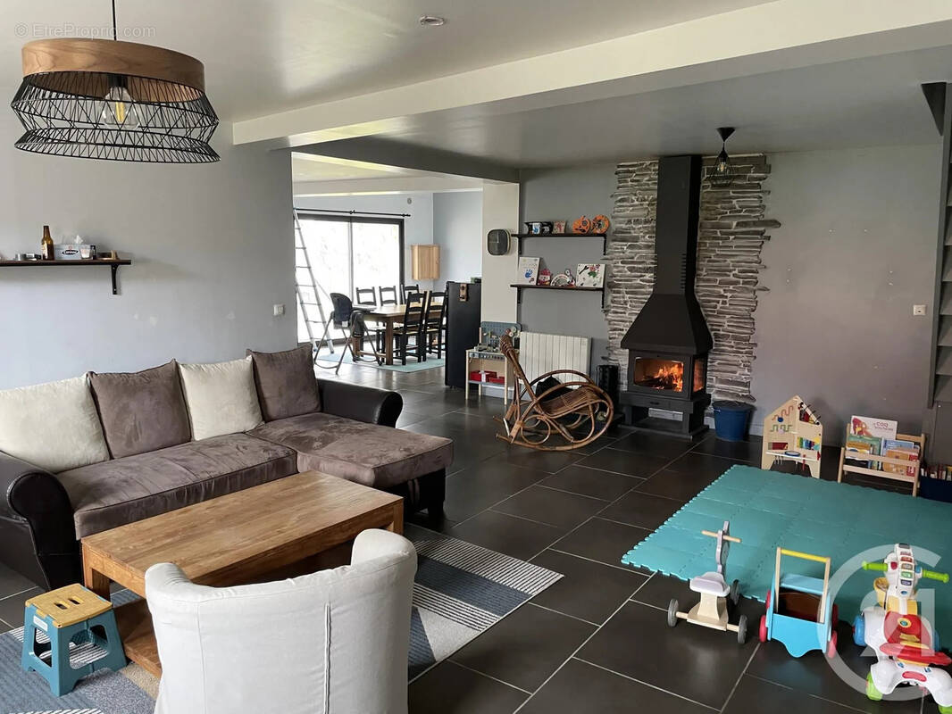 Maison à MONTIERAMEY