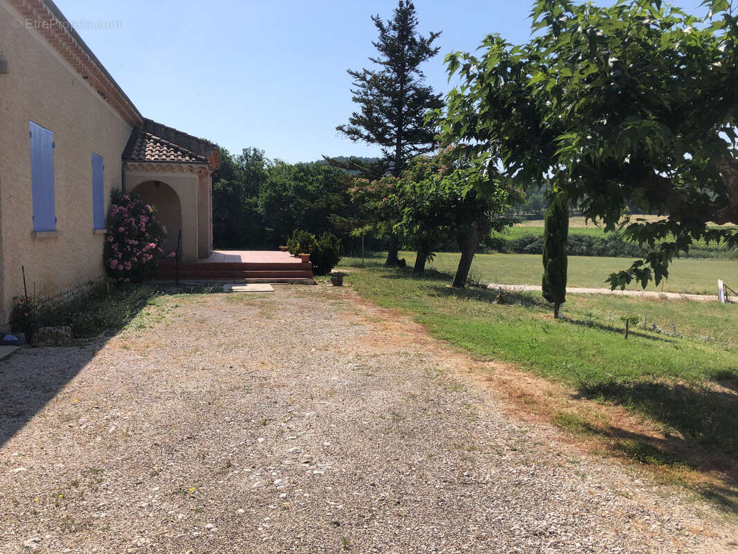 Maison familiale 125 m2 - Plain pied - vue Luberon - photo 3