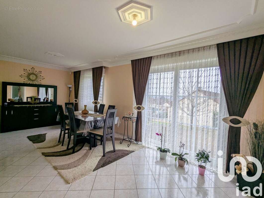 Photo 2 - Maison à SAINT-OUEN