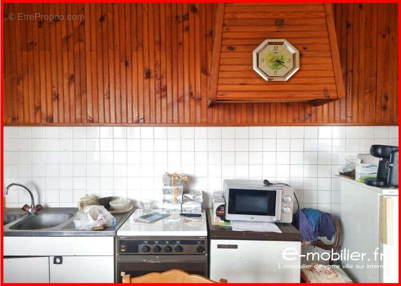 Maison à SAINT-CYR-DE-FAVIERES