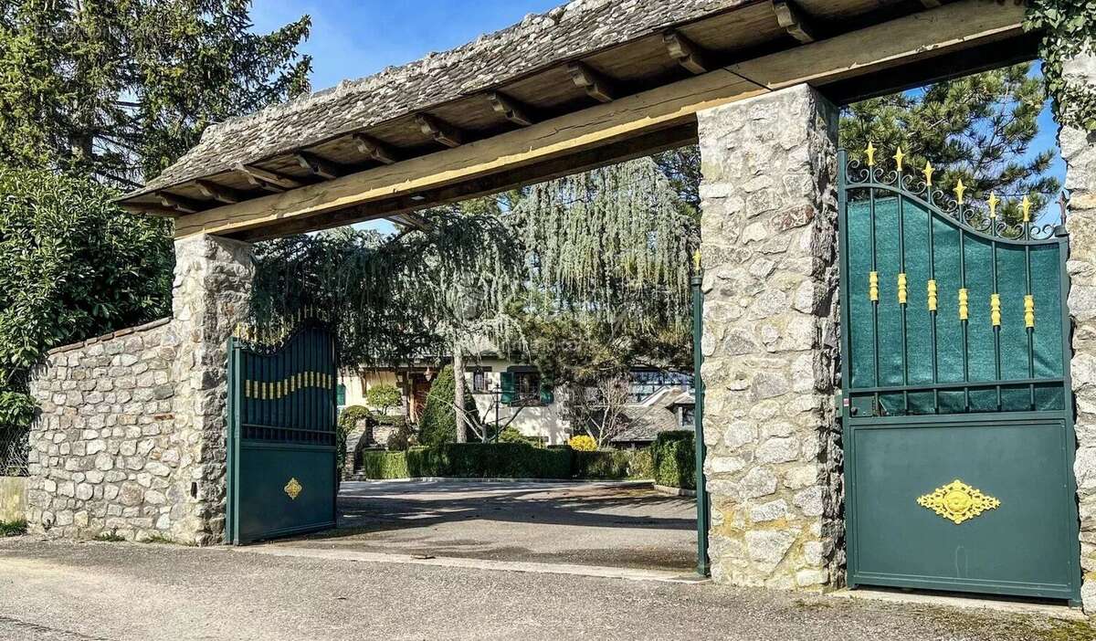 Maison à VIUZ-LA-CHIESAZ