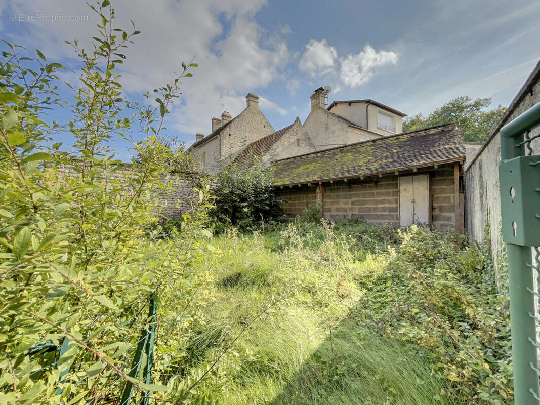 Maison à FONTAINE-HENRY