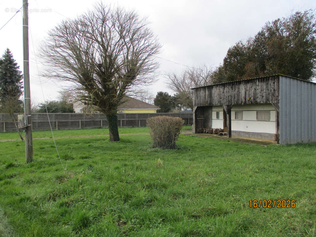 Terrain à CEAUX-EN-COUHE