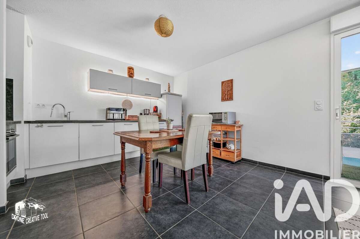 Appartement 64 m² à Sainte-Ruffine  - photo 5