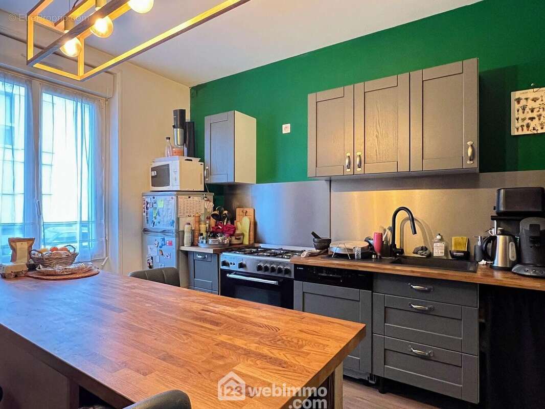 ... aménagée avec coin repas très fonctionnel... - Maison à ANGERS