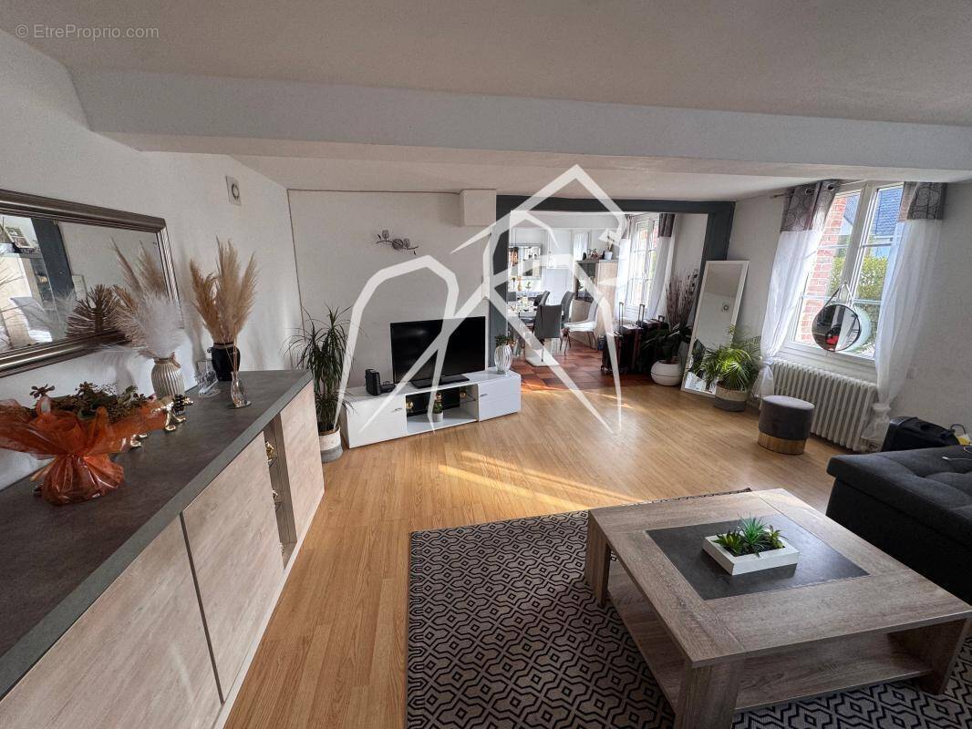 Maison à SAINT-PIERRE-DE-VARENGEVILLE