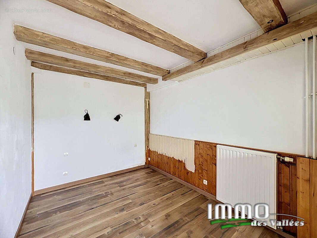 Appartement  à rénover avec terrasse et vue dégagée - photo 5