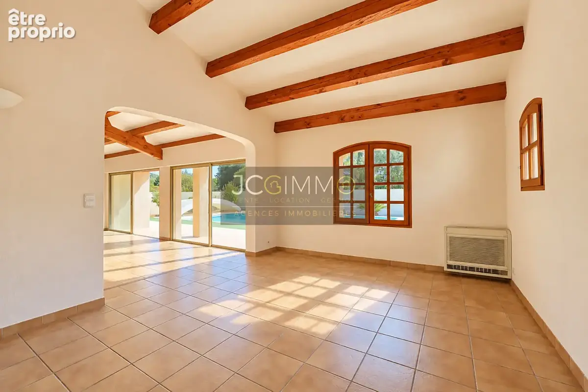 Villa T5 de 210m2 sur un terrain de 813m2 avec T2 indépendant - photo 6