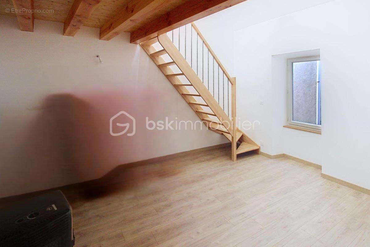 Maison à SAINT-JEAN-DU-BRUEL