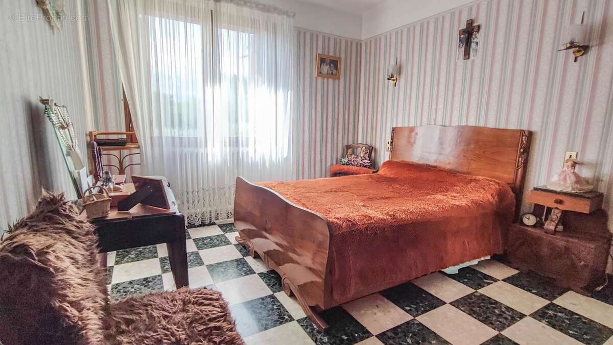 Maison à SAINT-QUENTIN-LA-POTERIE