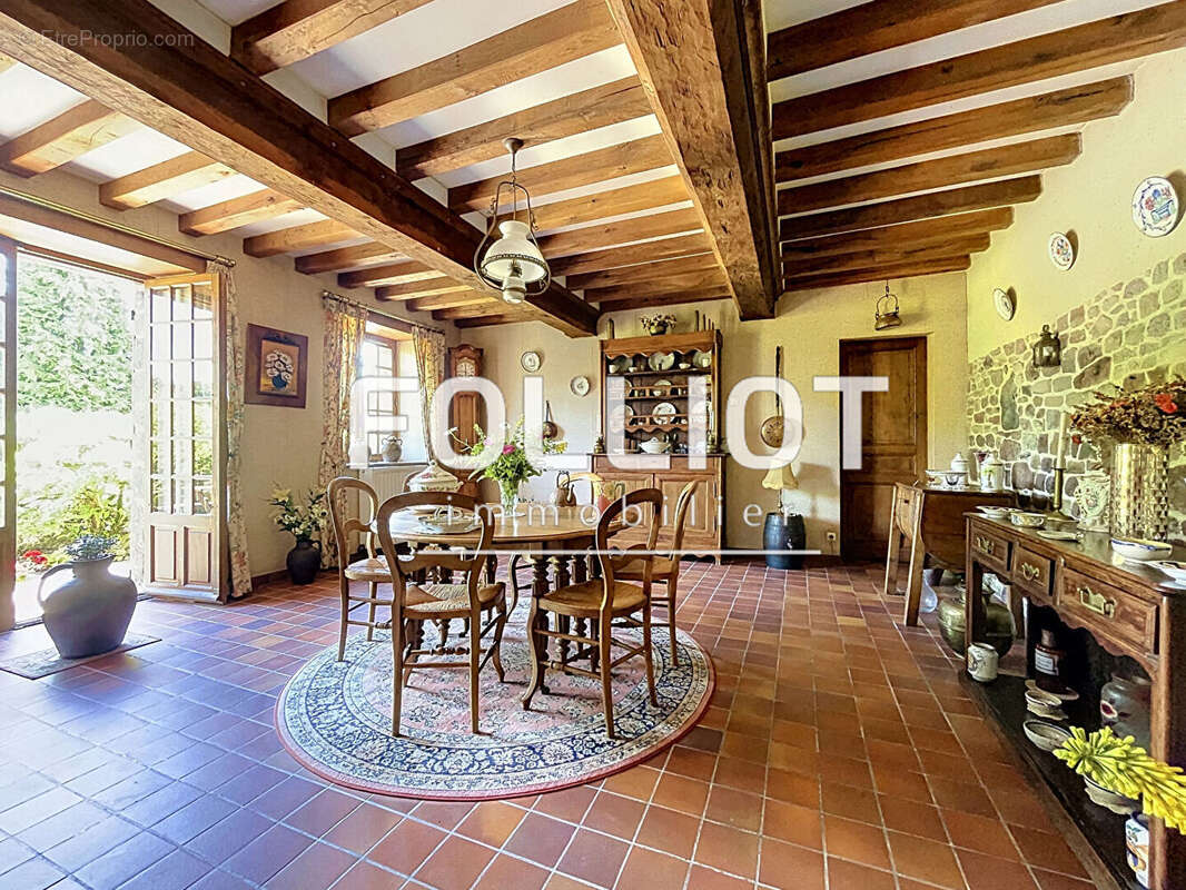 A vendre  - Maison de caractère - A vendre  -  Bourgvallees - photo 3
