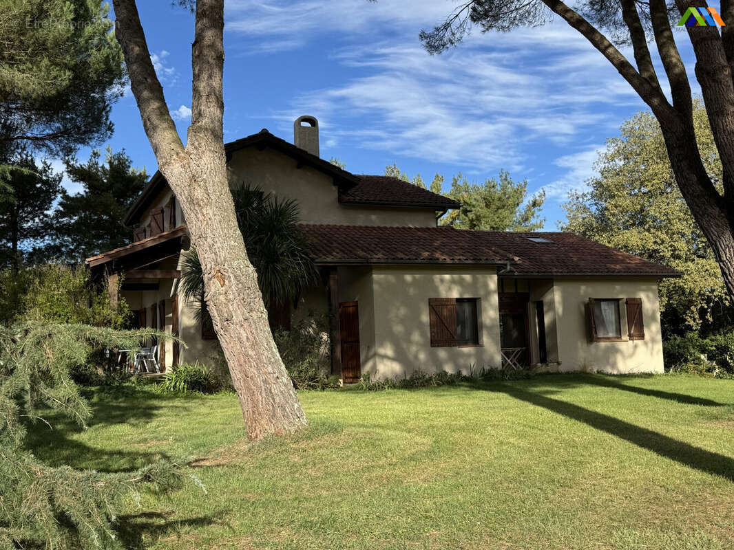 Maison 147 m² à Trie-Sur-Baise  - photo 9