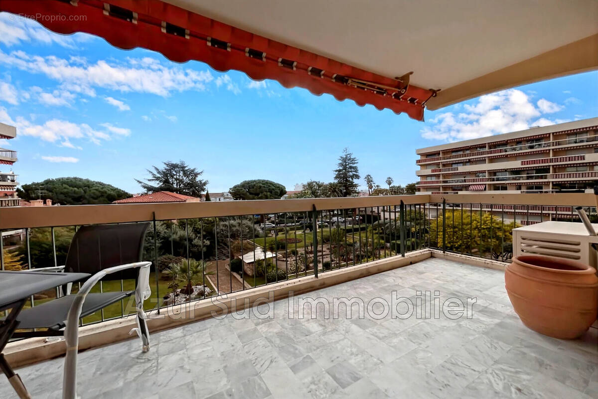 Appartement à VALLAURIS