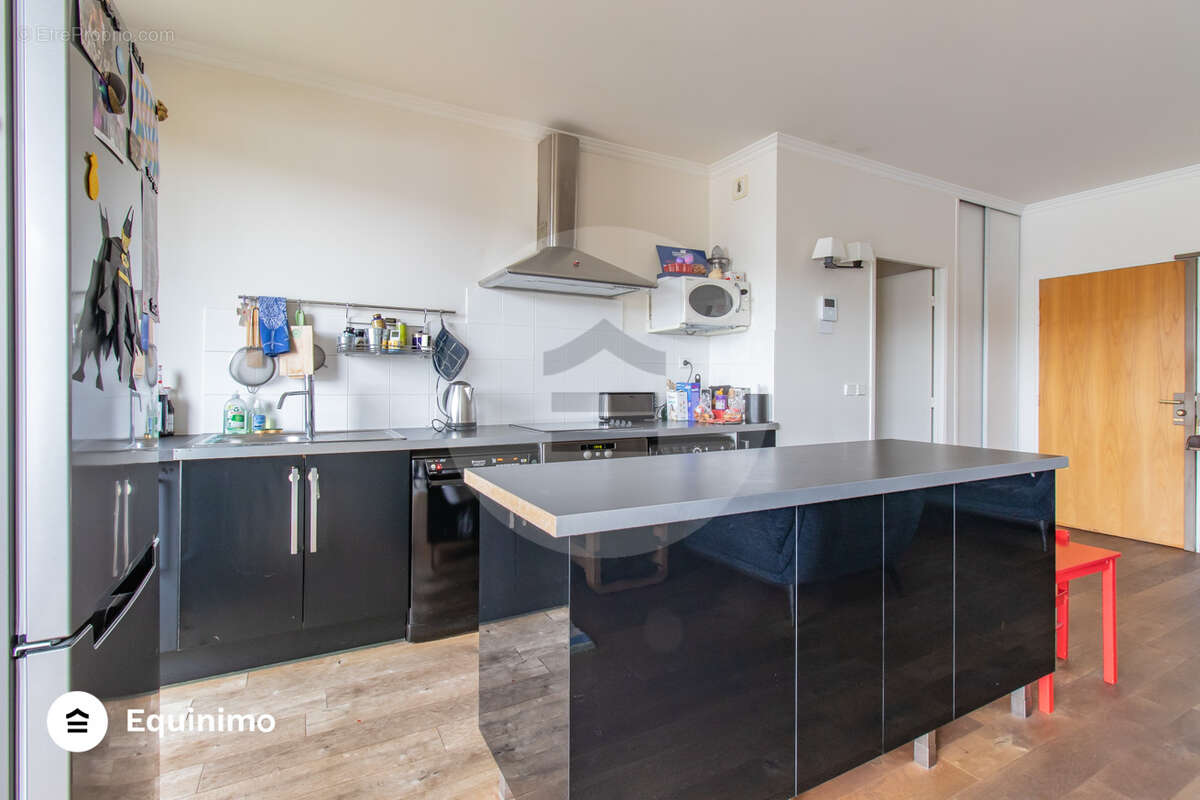 Appartement à NEUILLY-SUR-SEINE