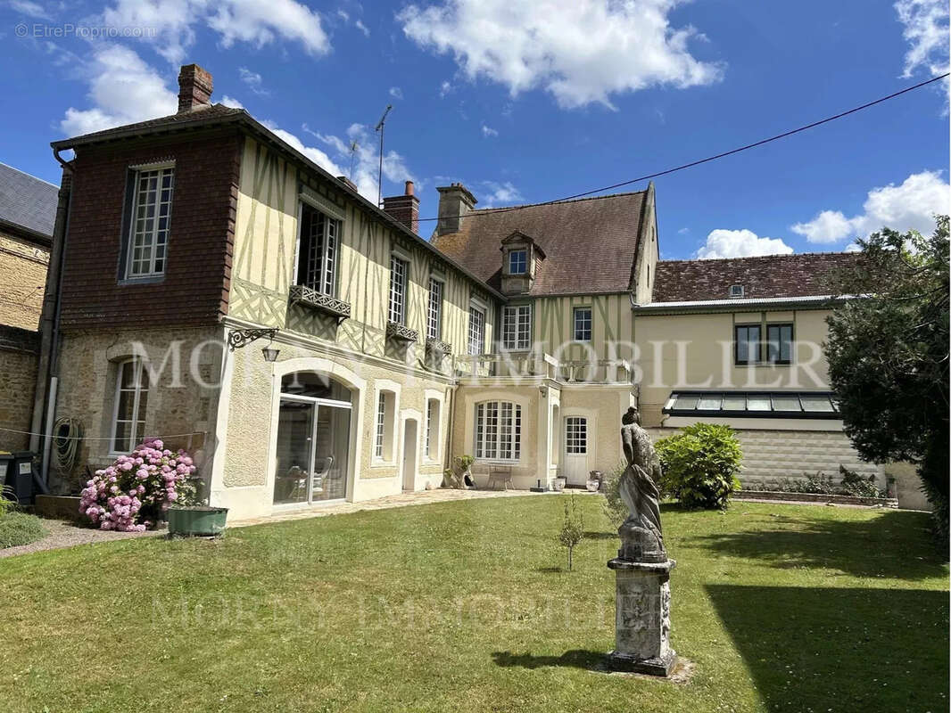 Maison à SAINT-PIERRE-SUR-DIVES