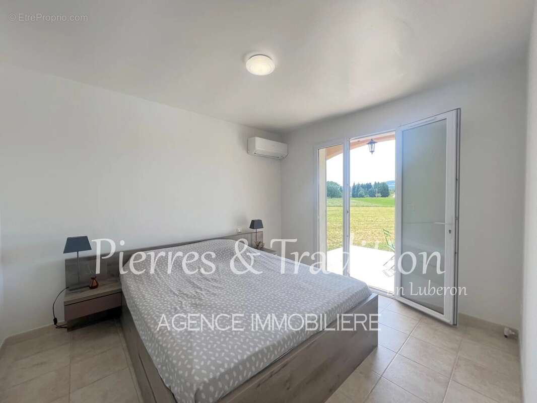 Maison à SIMIANE-LA-ROTONDE