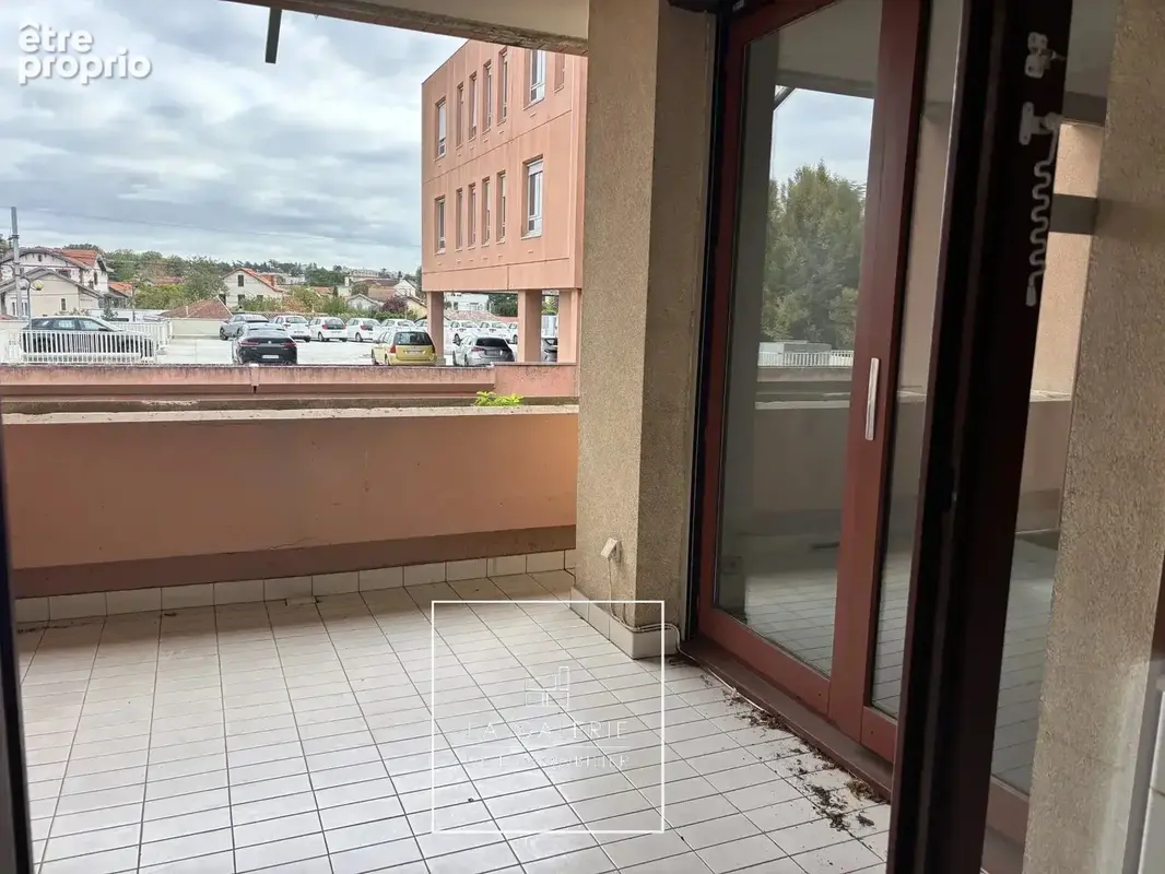 A vendre - t2 pont des demoiselles avec parking - photo 9