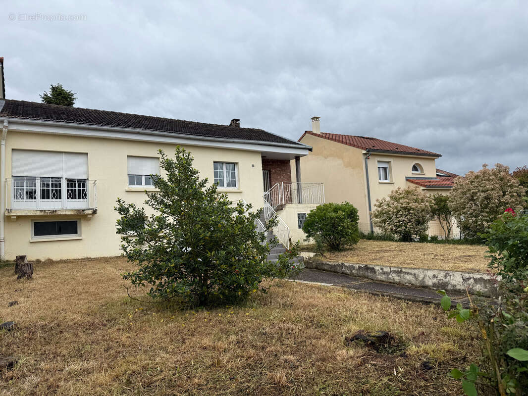 Maison à SEMECOURT