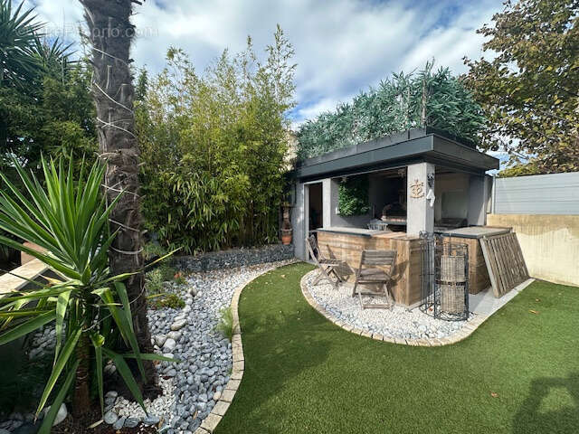 Maison à SAINT-LAURENT-D'AIGOUZE