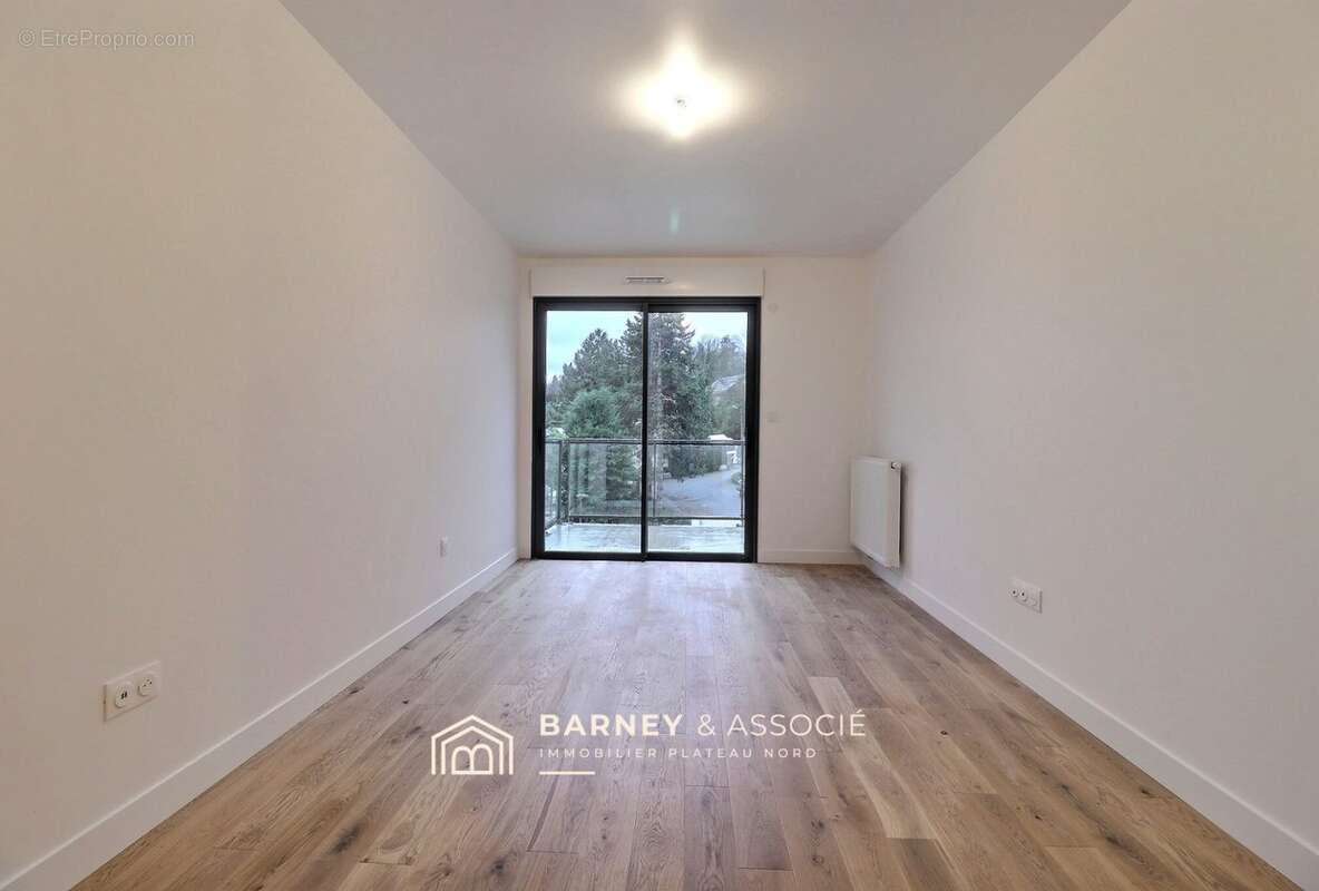 Appartement à MONT-SAINT-AIGNAN