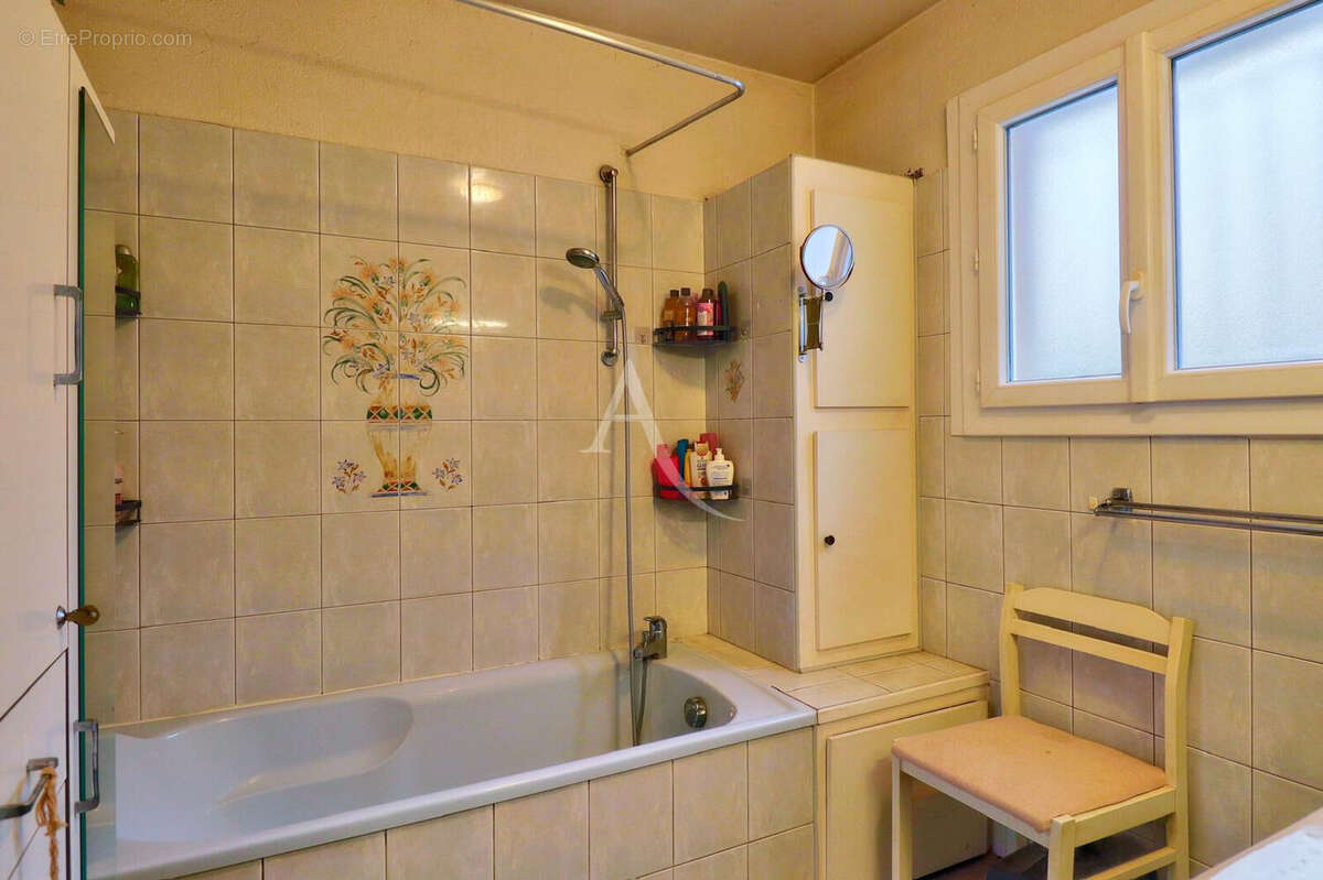Villa en viager a regusse type 6 de 170 m2 piscine garage - photo 9