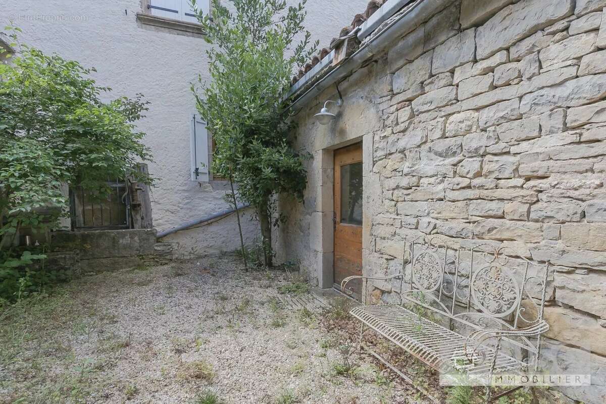 Charmante maison de village avec jardin, grande grange, cour intérieure et chapelle restaurée - photo 20