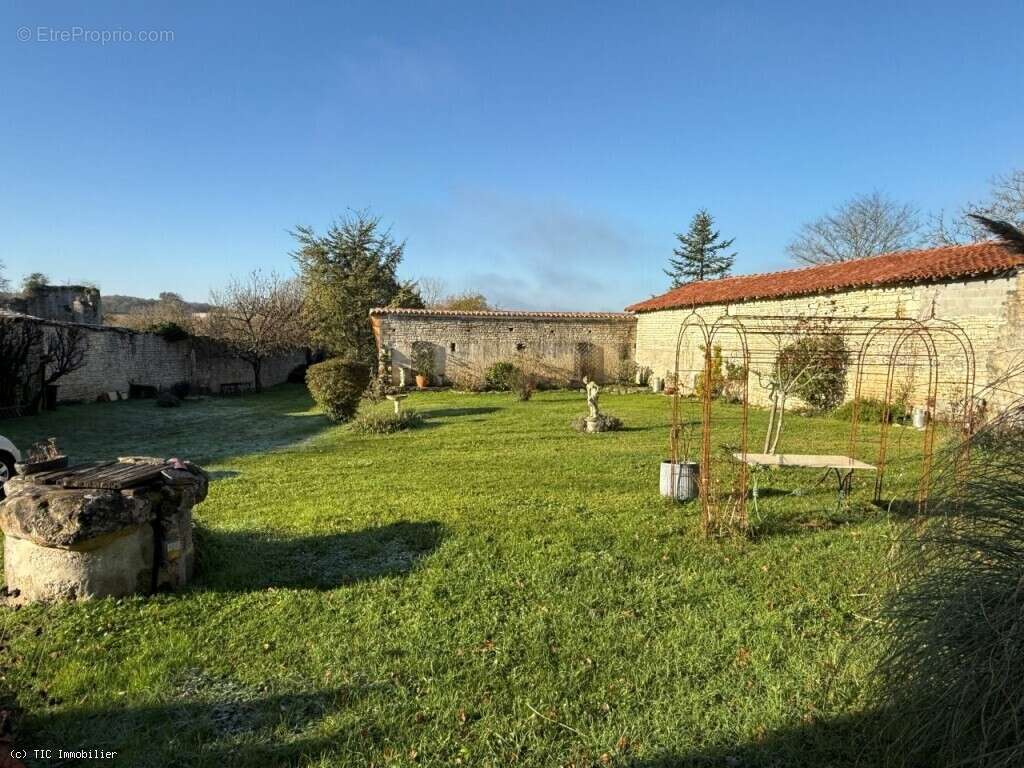 Magnifique Maison de Village 8 Minutes d'Aigre - photo 36