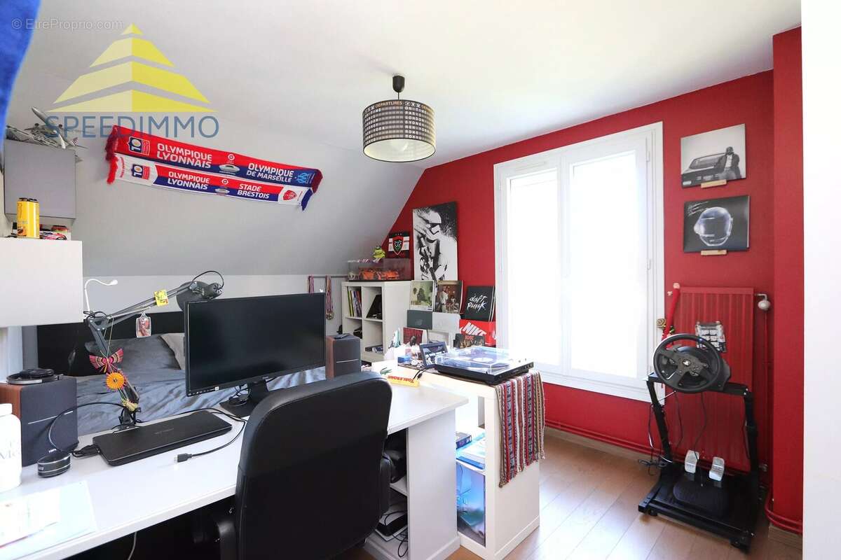 Maison à MANDRES-LES-ROSES