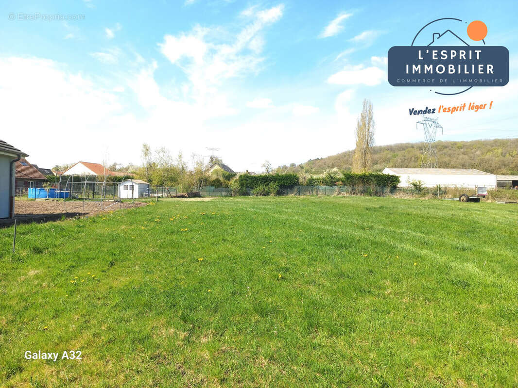 Terrain à CONDE-NORTHEN