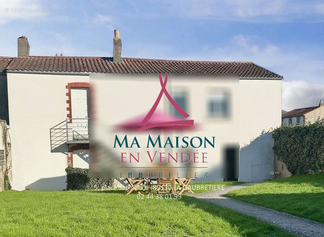 Maison à LES HERBIERS
