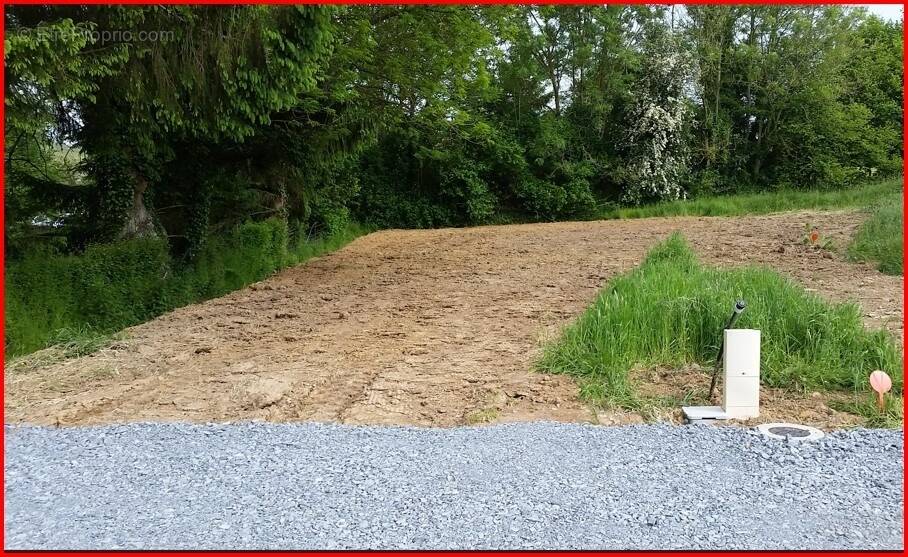 Terrain à SAINT-GEORGES-DU-VIEVRE