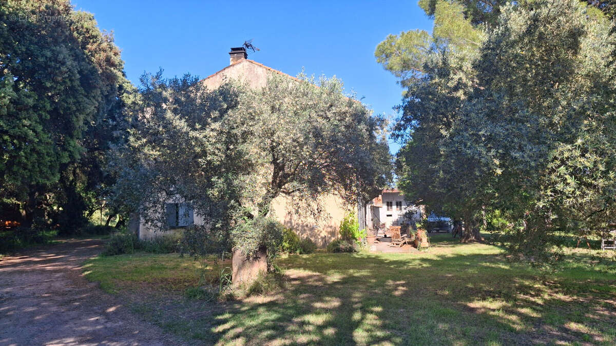 EXCLUXIVITÉ- RARE un Mas en grande partie à restaurer sur 8has de terrain - photo 8