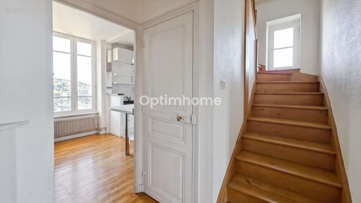 T3 duplex – Bureau + mezzanine – Immeuble 1903 – Chamalières – DPE E / GES E - photo 7