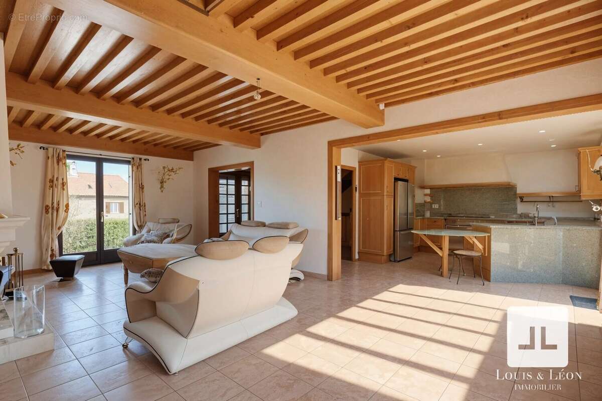 Maison à SAINT-MARTIN-DU-MONT