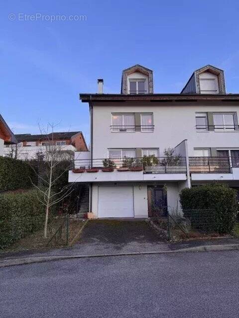 Maison à VETRAZ-MONTHOUX